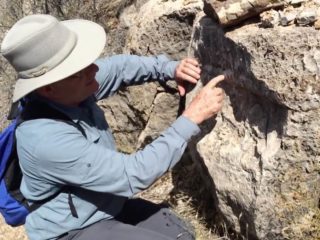 Steve Austin pointing out Nautiloids